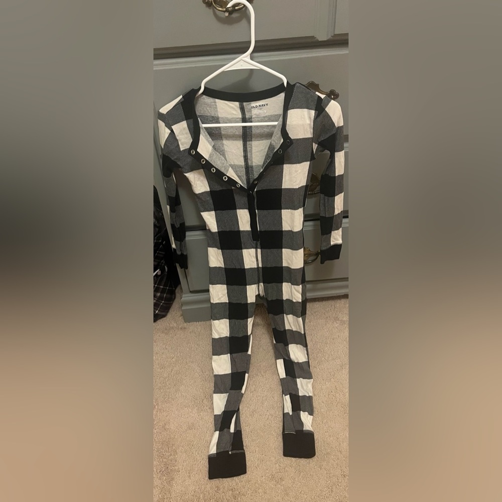 Girls black and white plaid pjs